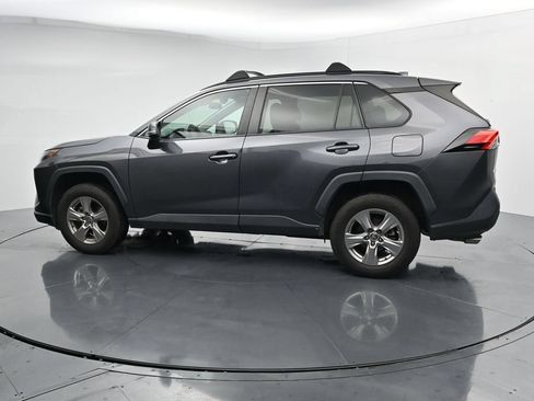 Used 2022 Toyota RAV4 XLE AWD/4WD image 5