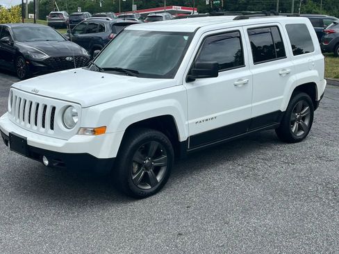 Used 2017 Jeep Patriot Sport w/ Power Value Group AWD/4WD image 2