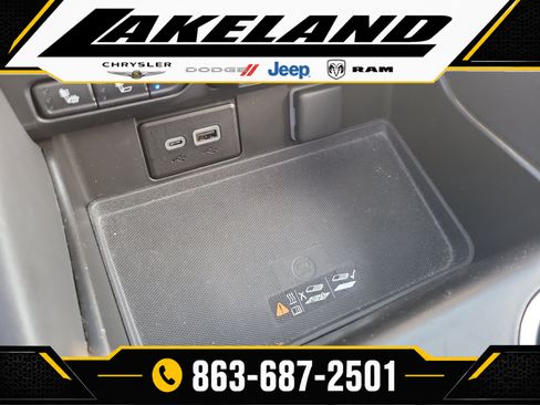 Used 2024 GMC Yukon XL SLT w/ SLT Premium Package AWD/4WD image 26