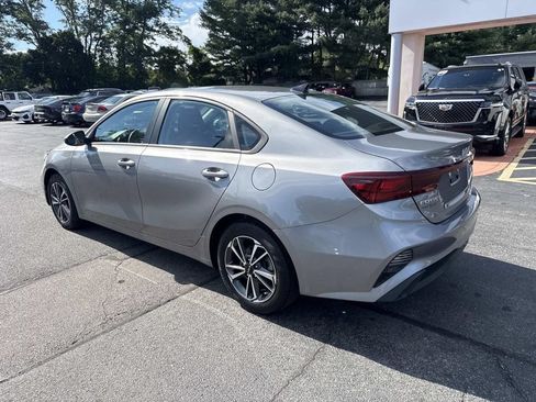 Used 2023 Kia Forte LXS FWD image 3