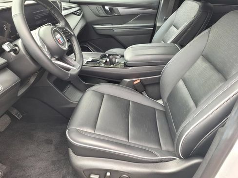 Used 2025 Buick Enclave Sport Touring w/ Power Package AWD/4WD image 15