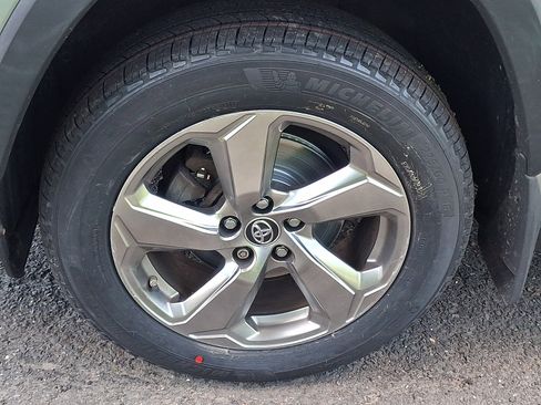 Used 2019 Toyota RAV4 Limited w/ Carpet Mat Package AWD/4WD image 4