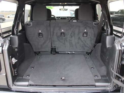 Certified 2021 Jeep Wrangler Unlimited Sport image 24