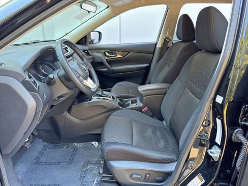 Used 2018 Nissan Rogue SV FWD image 15