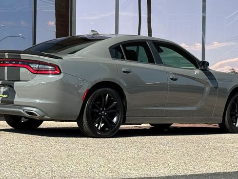 Used 2017 Dodge Charger SXT w/ Blacktop Package RWD image 12