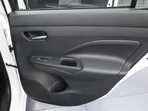 New 2025 Nissan Versa SV w/ Trunk Package FWD image 28