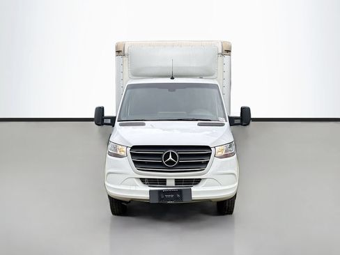 Used 2023 Mercedes-Benz Sprinter 4500 image 8