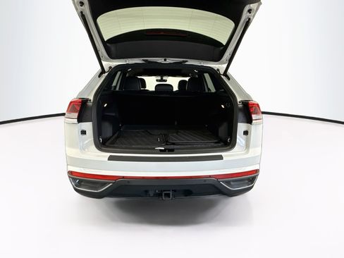 Used 2023 Volkswagen Atlas Cross Sport SE w/ Panoramic Sunroof Package FWD image 31