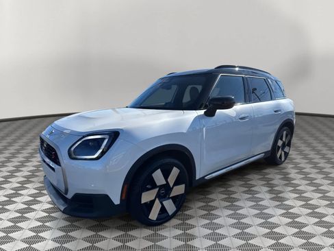 Used 2025 MINI Cooper Countryman S w/ Comfort Package Max image 7