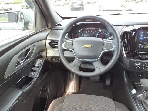 Used 2023 Chevrolet Traverse LT FWD image 24