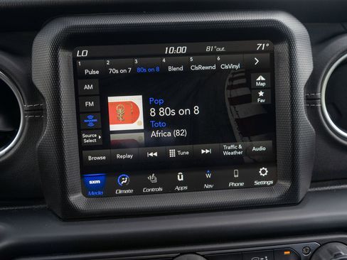 Used 2023 Jeep Wrangler Unlimited Sahara w/ Cold Weather Group AWD/4WD image 17