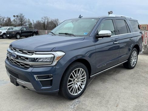 Certified 2023 Ford Expedition Platinum image 12