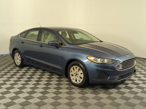 Used 2019 Ford Fusion S FWD image 8