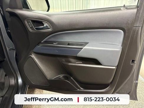 Used 2017 Chevrolet Colorado Z71 AWD/4WD image 23