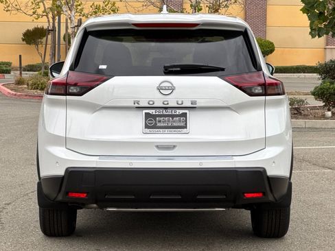 New 2026 Nissan Rogue SV image 5
