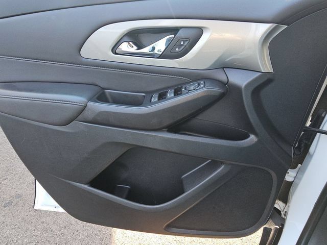 Used 2023 Chevrolet Traverse LT FWD image 25