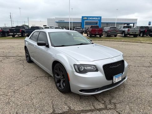 Used 2020 Chrysler 300 Touring w/ Sport Appearance Package RWD image 1