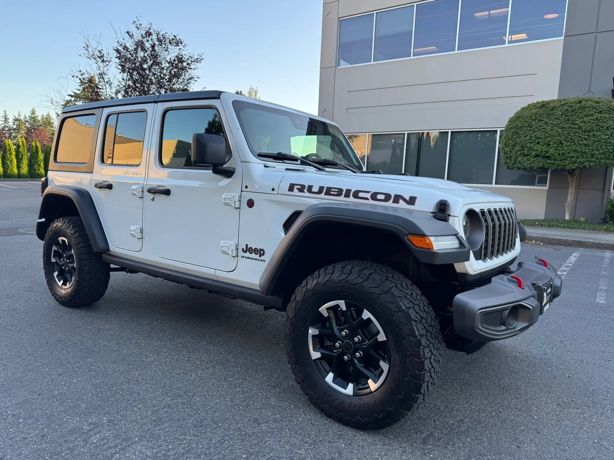 Used 2025 Jeep Wrangler Unlimited Rubicon AWD/4WD image 1