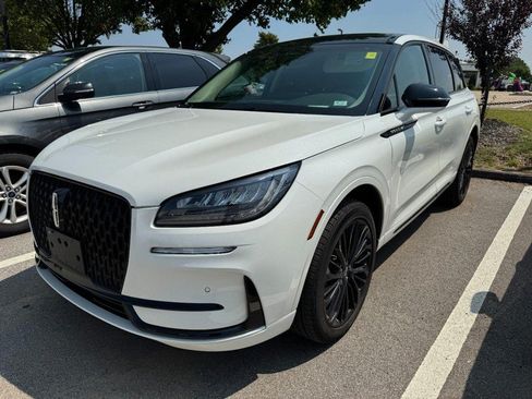 Used 2023 Lincoln Corsair FWD w/ Equipment Group 101A image 3