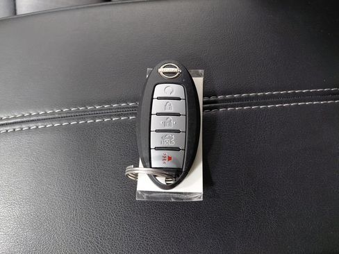 Used 2024 Nissan Altima 2.5 SV AWD/4WD image 5