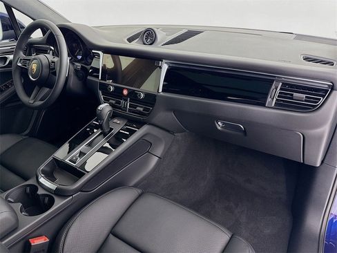New 2026 Porsche Macan image 31