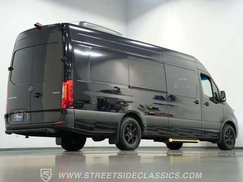 Used 2022 Mercedes-Benz Sprinter 2500 image 24