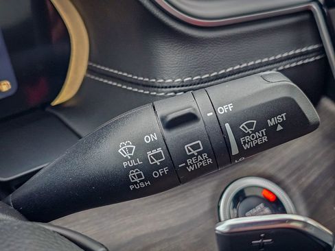 New 2025 Jeep Grand Cherokee Limited image 18