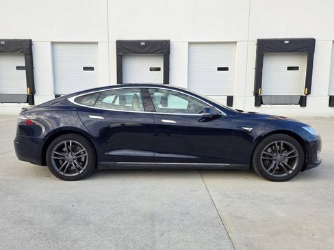 Used 2013 Tesla Model S 85 image 4