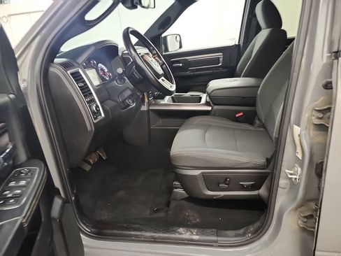 Used 2022 RAM 1500 Classic Warlock w/ Ceramic Grey Warlock Package AWD/4WD image 3