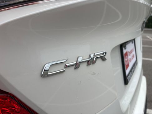 Used 2020 Toyota C-HR LE FWD image 28