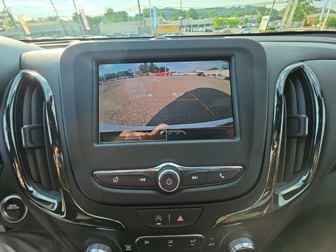 Used 2023 Chevrolet Equinox RS AWD/4WD image 17