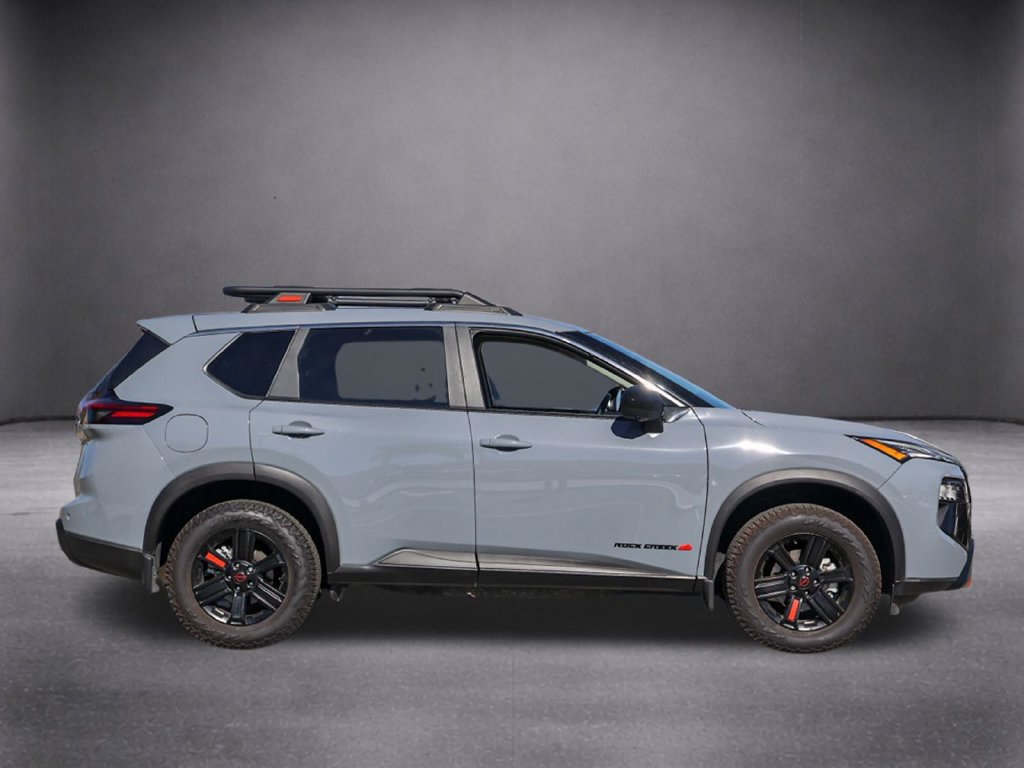 Used 2026 Nissan Rogue SV AWD/4WD image 3