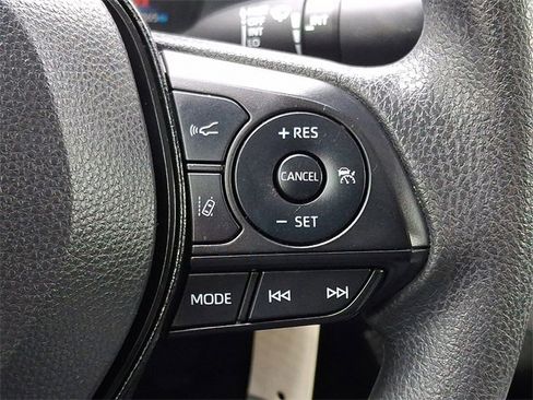 Used 2022 Toyota Corolla LE image 21