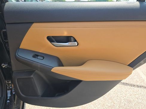 Used 2023 Nissan Sentra SV w/ SV Premium Package FWD image 19