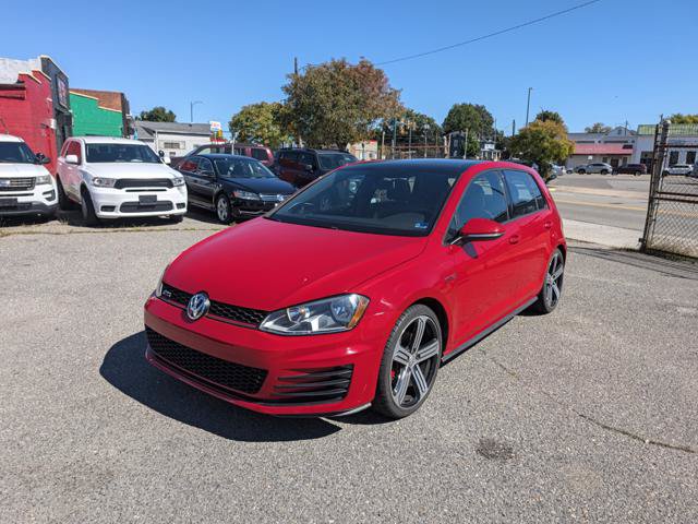 Used 2015 Volkswagen GTI SE FWD image 2