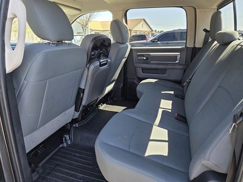 Used 2018 RAM 1500 Classic SLT image 11