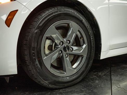 Used 2023 Kia K5 LXS image 3