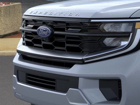 New 2026 Ford Expedition Max Platinum image 40