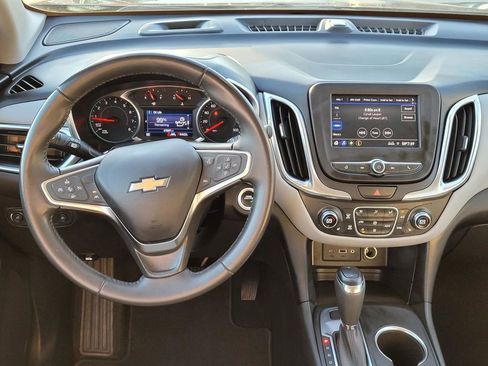 Used 2020 Chevrolet Equinox LT image 18