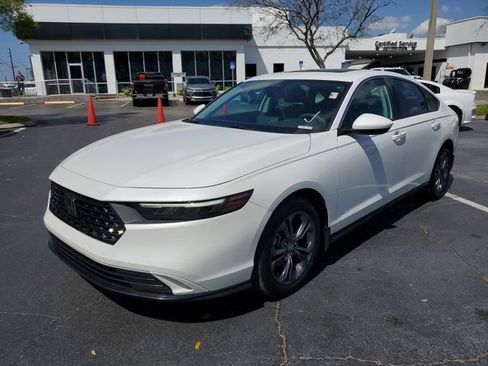 Used 2023 Honda Accord EX image 2