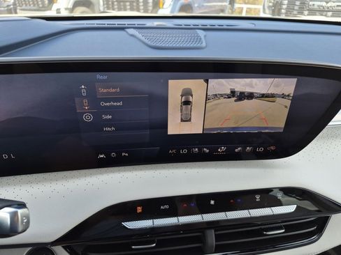New 2026 Buick Enclave Avenir w/ Super Cruise Package FWD image 23