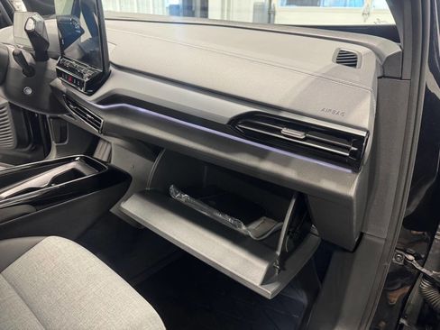 Used 2023 Volkswagen ID.4 S image 18