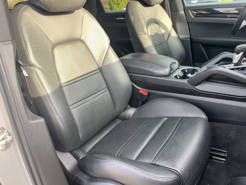 Used 2021 Porsche Cayenne S AWD/4WD image 28