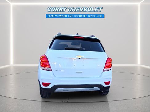 Used 2022 Chevrolet Trax LT w/ LT Convenience Package image 8