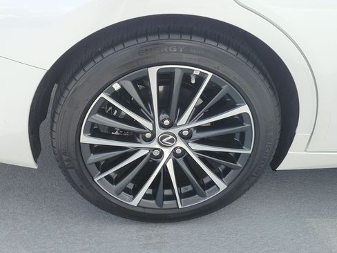Certified 2025 Lexus ES 300h w/ Premium Package FWD image 7