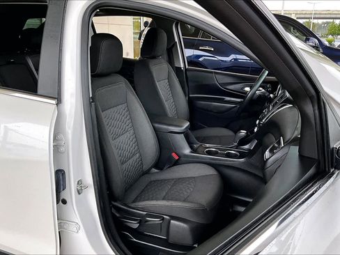 Used 2021 Chevrolet Equinox LT image 8