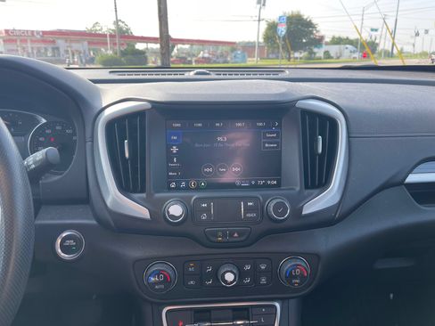 Used 2022 GMC Terrain SLE w/ Driver Convenience Package FWD image 12