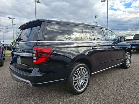 Certified 2022 Ford Expedition Max Platinum image 10