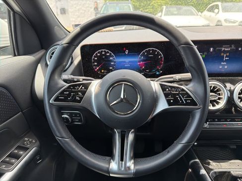 Used 2025 Mercedes-Benz GLA 250 image 16