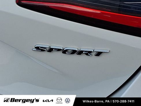Used 2023 Honda Civic Sport image 32
